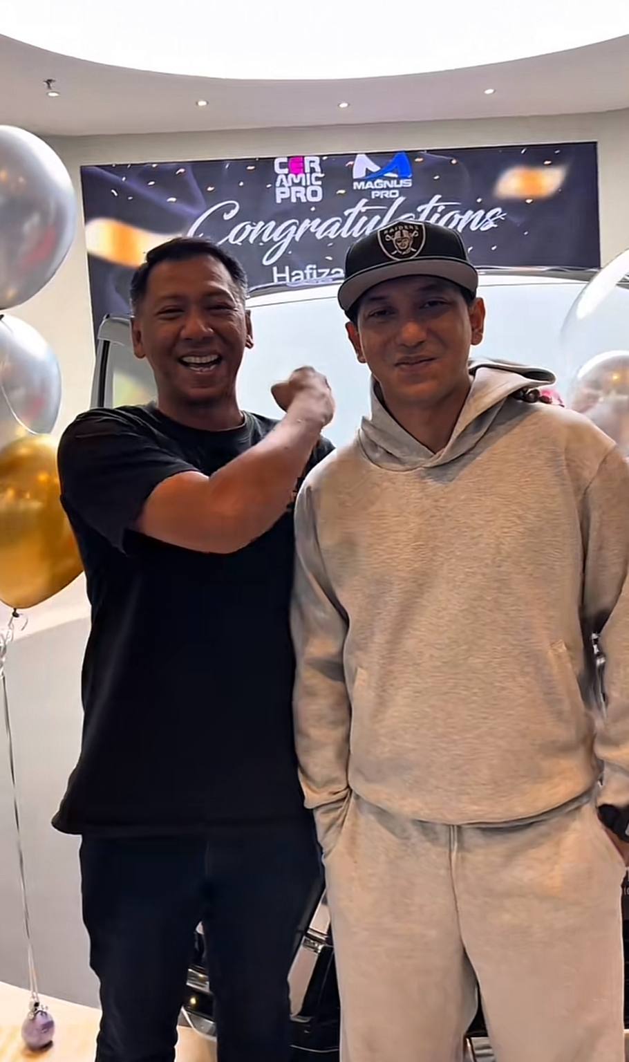 zizan razak Hadiahkan abang kereta impian