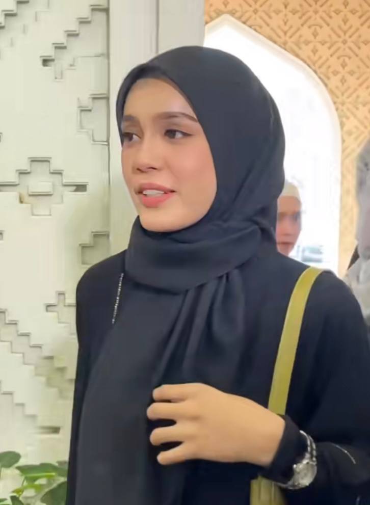 uqasha senrose Tetap nak bercerai