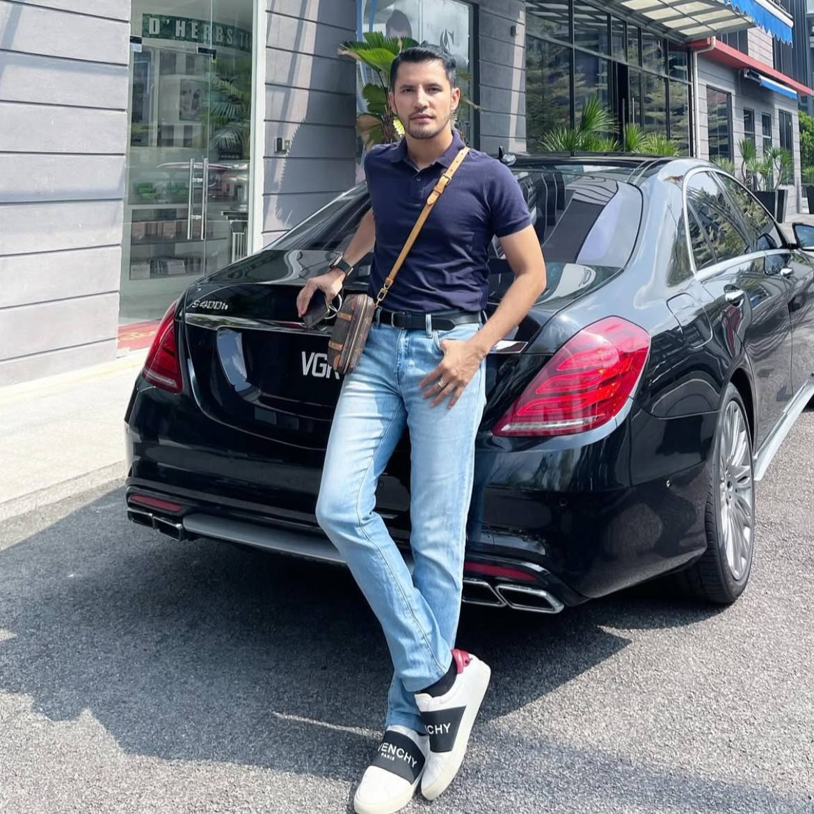 Aliff Syukri Langgar kontrak