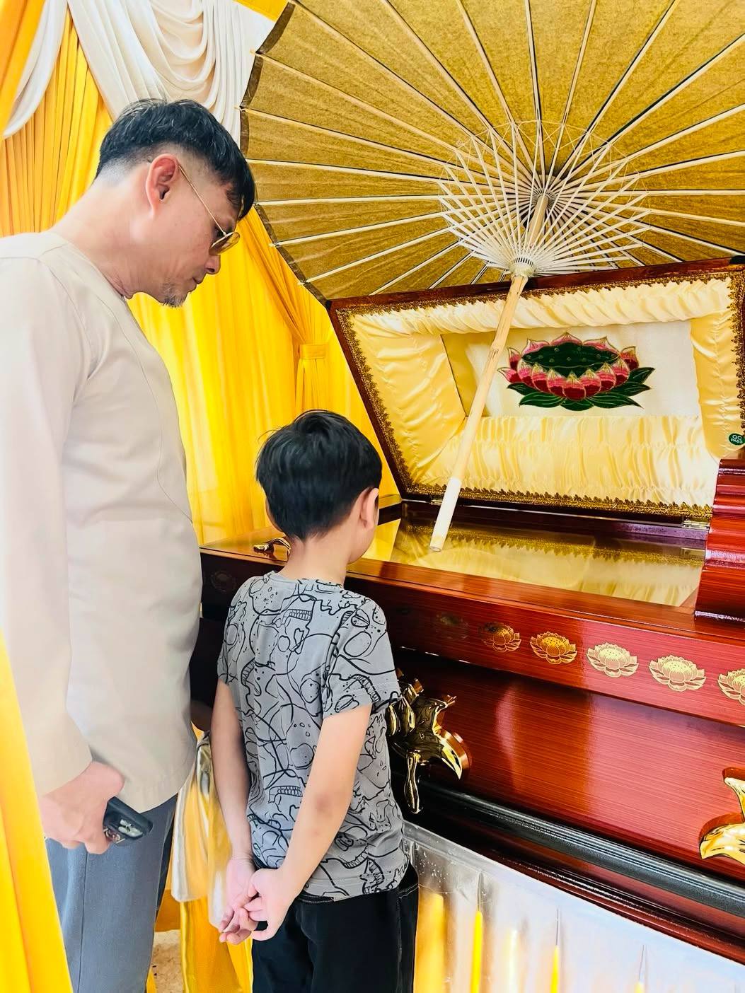 Adam Corrie Agama bukan penghalang