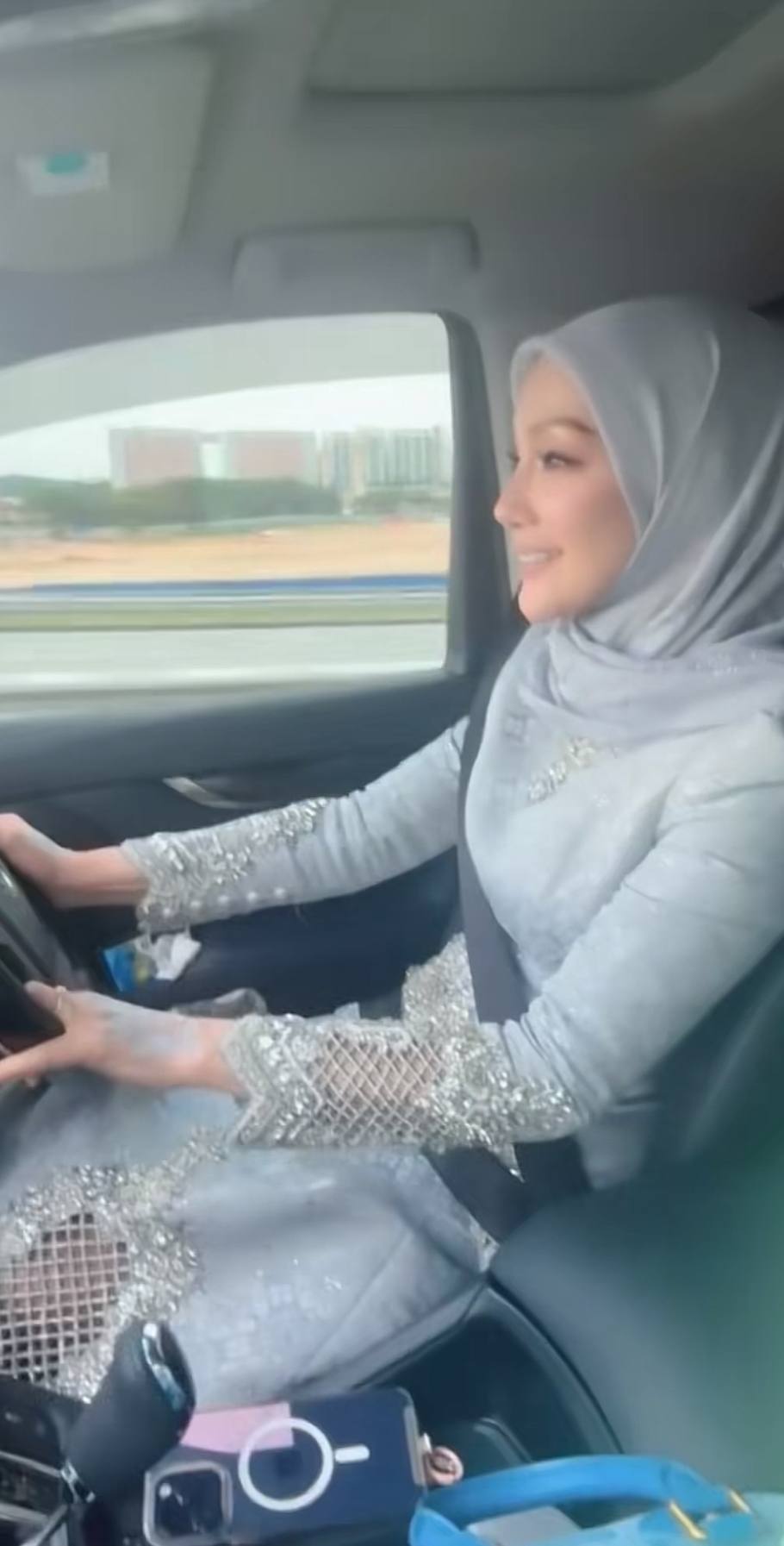 Erra Fazira Pandu sendiri kereta lepas bersanding