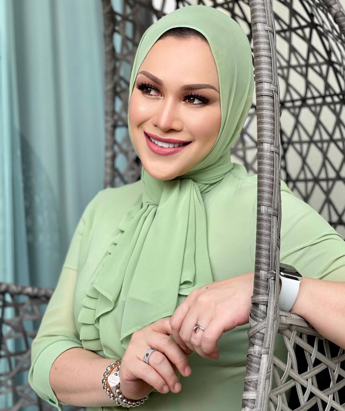 Zizie Izette kongsi video bersama anak