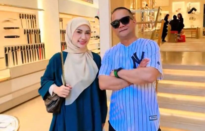 zara zya bekas tunang zarina anjoulie Tak tolak jika berjodoh