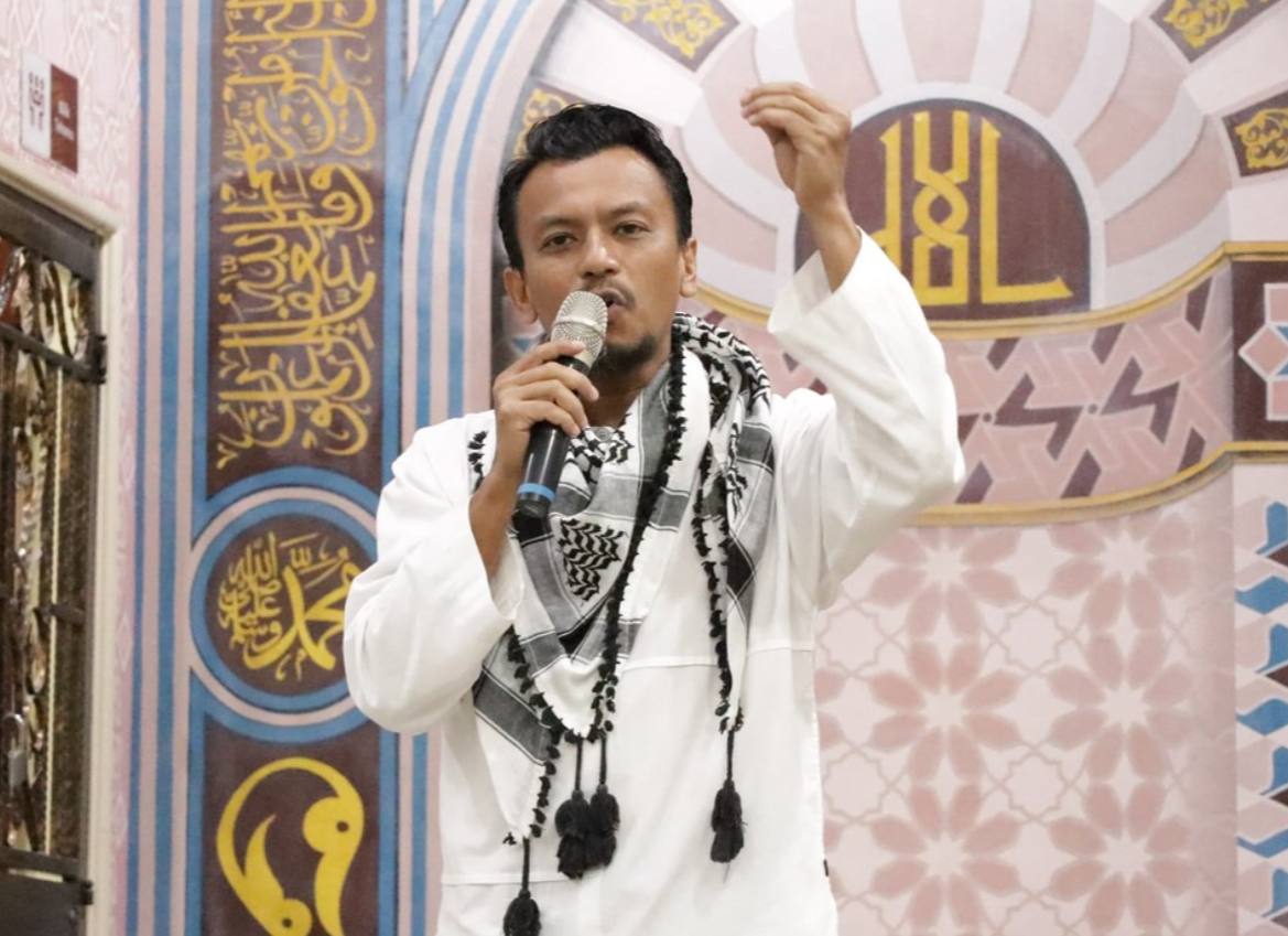 Faizal Tahir Tak merungut, tidur beralas tikar