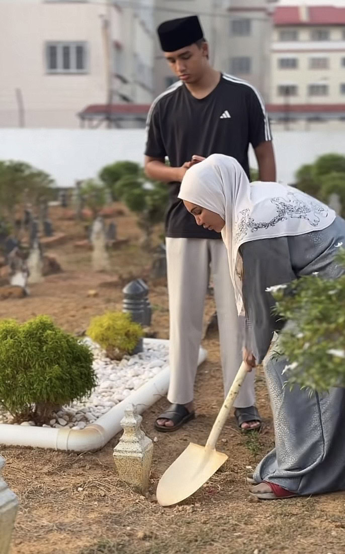 Shahida kabus kubur mendap