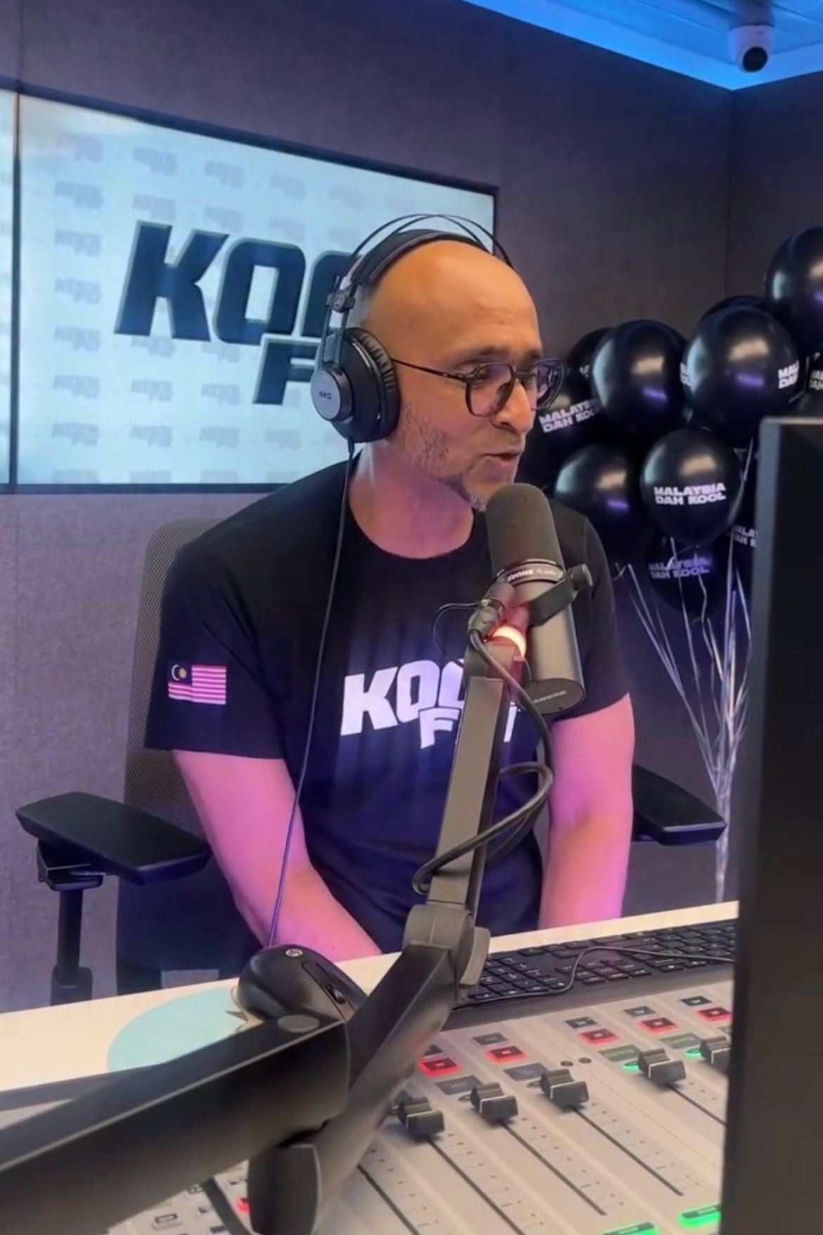 kieran Tegur cara penyampai radio