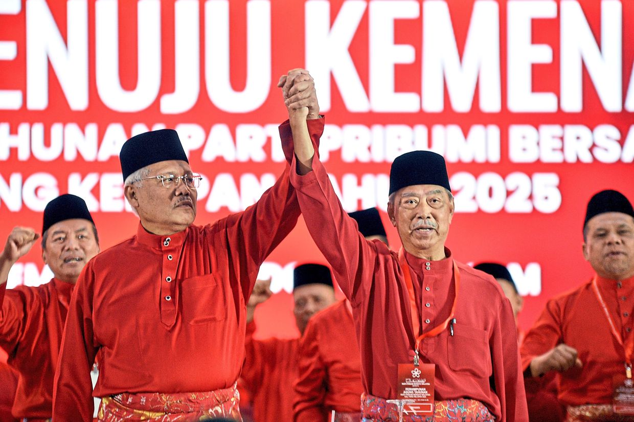Jangan tuduh PAS toksik! Hamzah minta Muhyiddin ingat jasa, siapa bantu jadi PM Jangan tuduh PAS toksik! Hamzah minta Muhyiddin ingat jasa, siapa bantu jadi PM