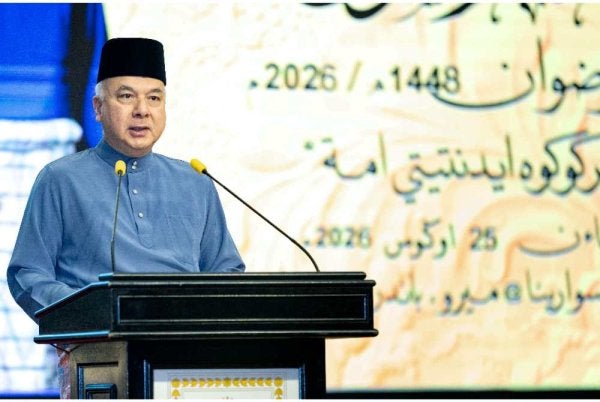 Sultan Nazrin titah pemimpin kurangkan bersengketa & berpolitik, fokus gemilangkan ummah Sultan Nazrin titah pemimpin kurangkan bersengketa & berpolitik, fokus gemilangkan ummah