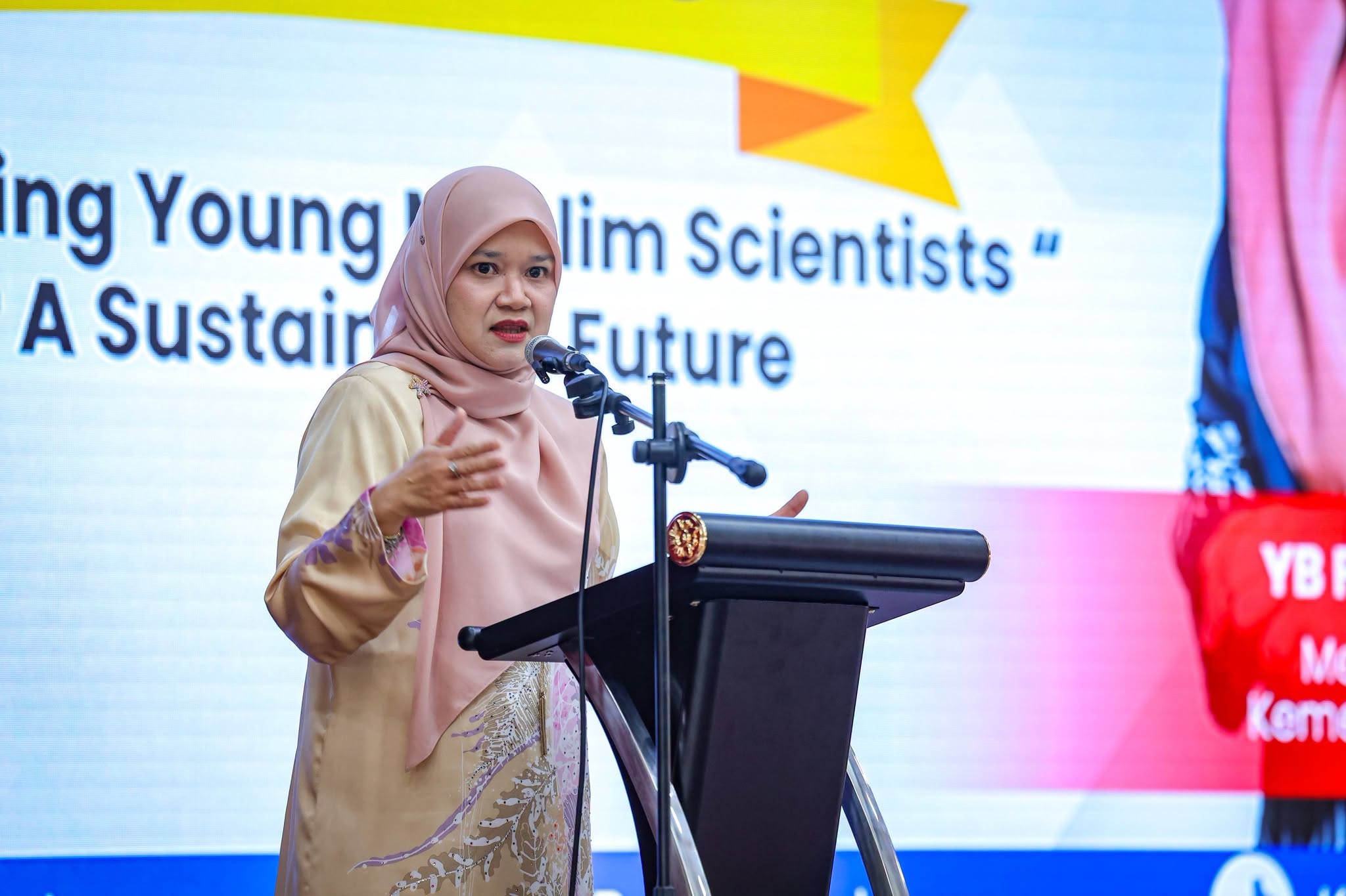 Fadhlina mohon guru bertenang, KPM akan terangkan Polisi Perlindungan Murid Fadhlina mohon guru bertenang, KPM akan terangkan Polisi Perlindungan Murid
