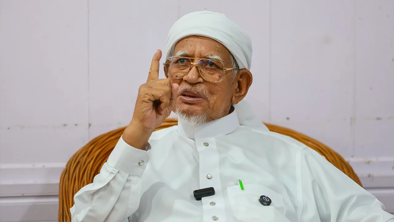 Hadi Awang sifatkan hubungan PAS-BERSATU di hujung tanduk, akui pintu damai tertutup Hadi Awang sifatkan hubungan PAS-BERSATU di hujung tanduk, akui pintu damai tertutup