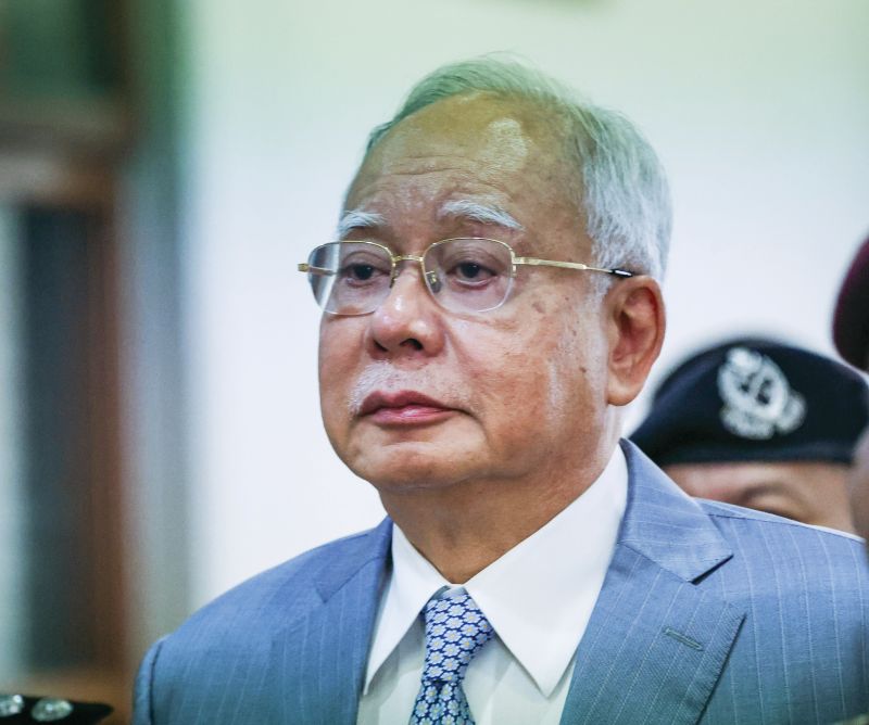 Najib jalani baki tahanan di rumah! Agong perkenaan pengampunan bersyarat Najib jalani baki tahanan di rumah! Agong perkenaan pengampunan bersyarat