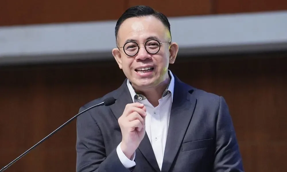Bakal pangku portfolio Menteri Pengangkutan? Steven Sim serah pada PM dan Loke Bakal pangku portfolio Menteri Pengangkutan? Steven Sim serah pada PM dan Loke