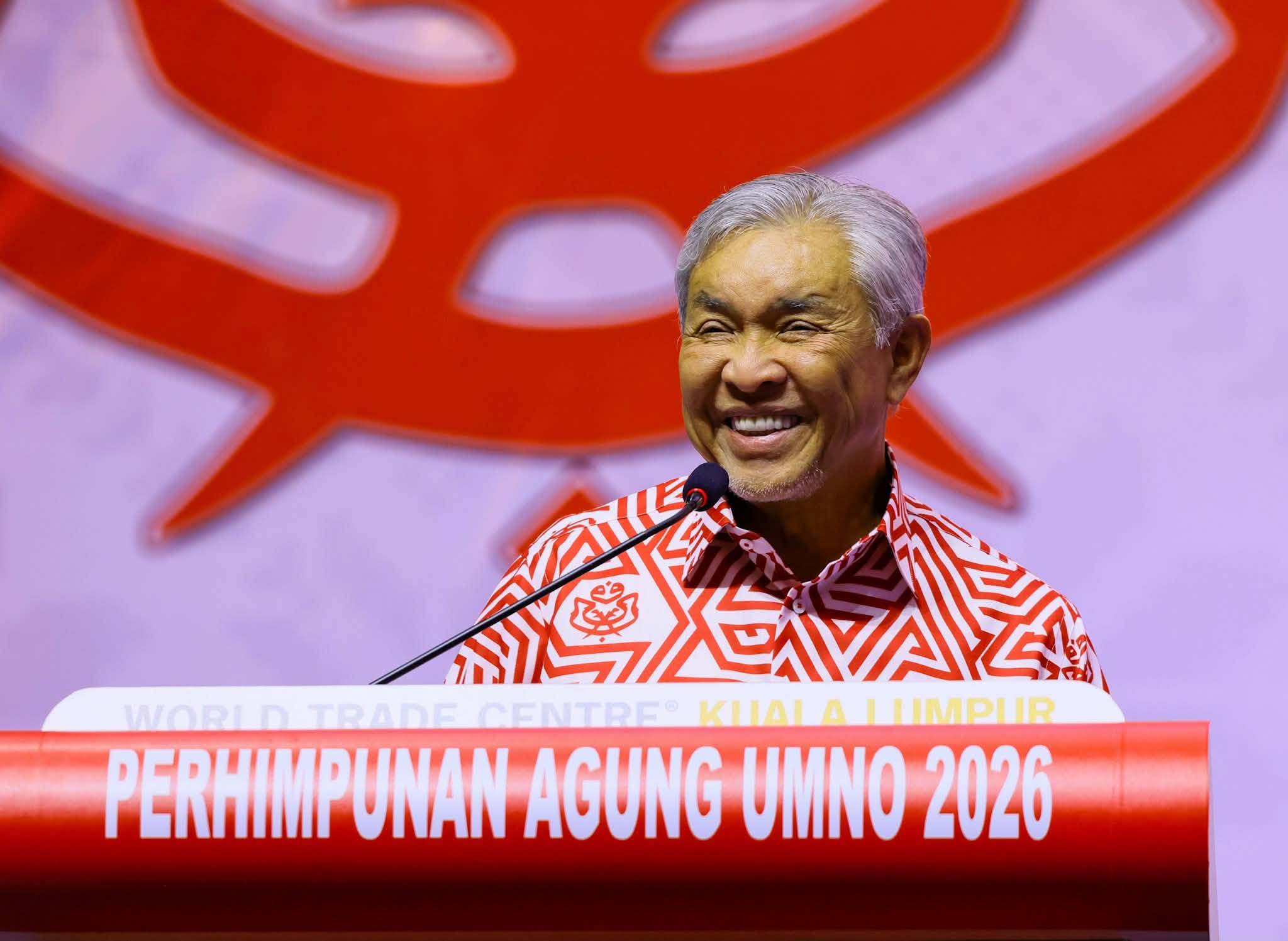 “Surat apa? Tak ada!” -Zahid nafi terima surat peletakkan jawatan MB N. Sembilan “Surat apa? Tak ada!” -Zahid nafi terima surat peletakkan jawatan MB N. Sembilan