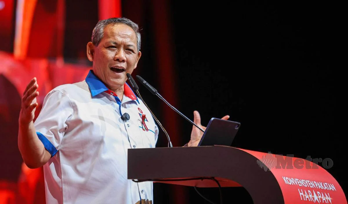 Exco Negeri Sembilan umum penurunan takhta Tuanku Muhriz, Aminuddin dakwa perbuatan derhaka! Exco Negeri Sembilan umum penurunan takhta Tuanku Muhriz, Aminuddin dakwa perbuatan derhaka!