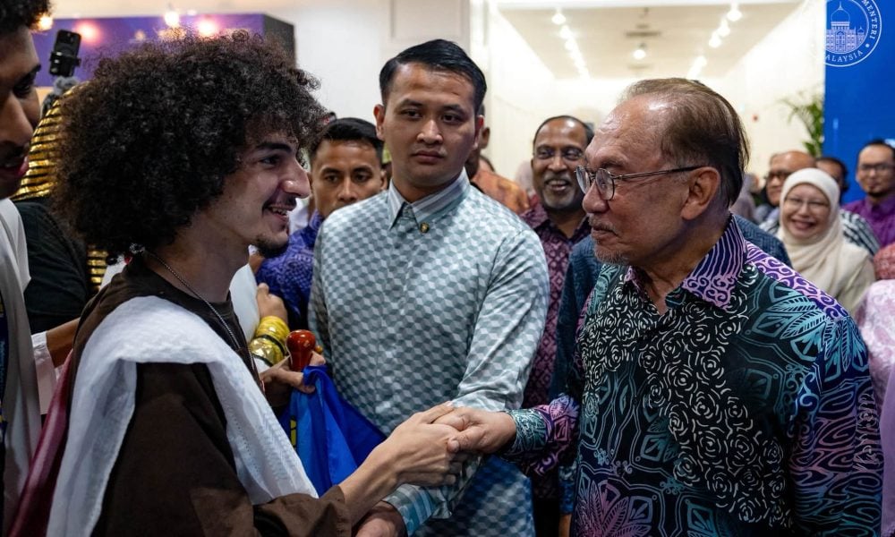 Berbilion ringgit sepatutnya untuk pelajar, bukannya dicuri perasuah – PM Anwar Berbilion ringgit sepatutnya untuk pelajar, bukannya dicuri perasuah – PM Anwar