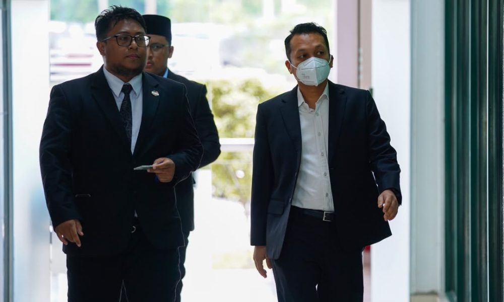 Kes khalwat: Nik Nazmi beri keterangan, siapa intip pergerakannya jadi persoalan Kes khalwat: Nik Nazmi beri keterangan, siapa intip pergerakannya jadi persoalan