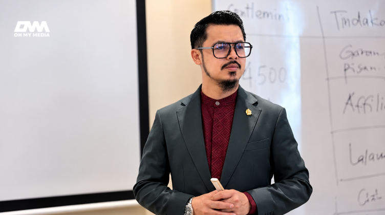 Kembalikan rotan? Guru tegur anak tak siap kerja sekolah pun ibu bapa merentan, siap ugut SISPAA – Amin Idris Kembalikan rotan? Guru tegur anak tak siap kerja sekolah pun ibu bapa merentan, siap ugut SISPAA – Amin Idris